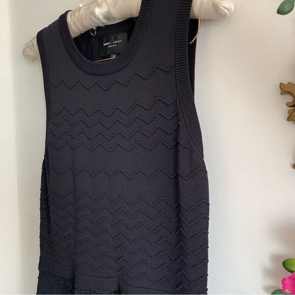 ROMEO AND JULIET BLACK DRESS - Picture 10 of 12